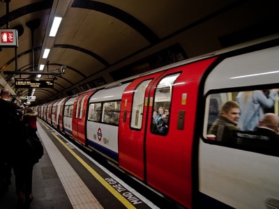 london underground, commute featured