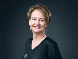 Edwina Dunn